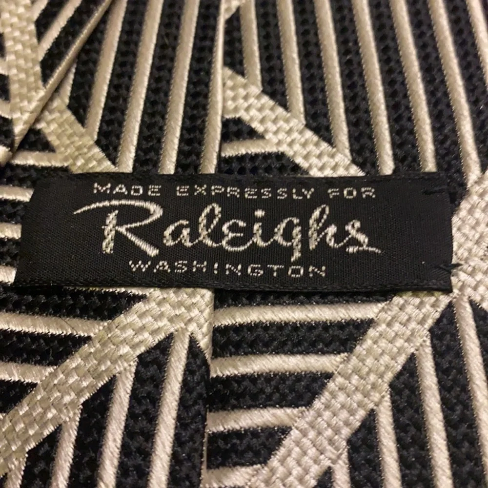 3/$20.  CONTESS Wara Tie Office Career